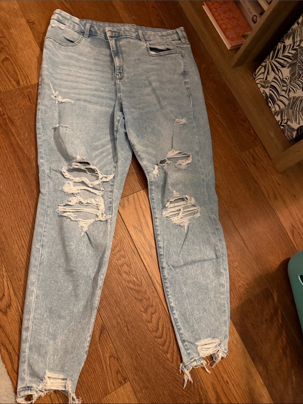 American Eagle Outfitters Light Blue High-Rise Distressed Jeans